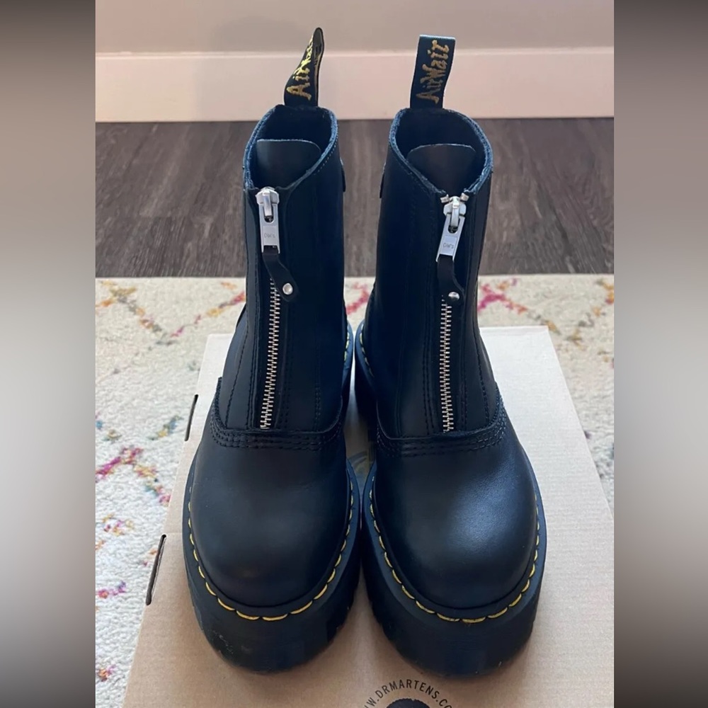 NEW Dr. Martens Jetta Zipped Zip Front Black Leather Platform Boots Sz 7 Womens